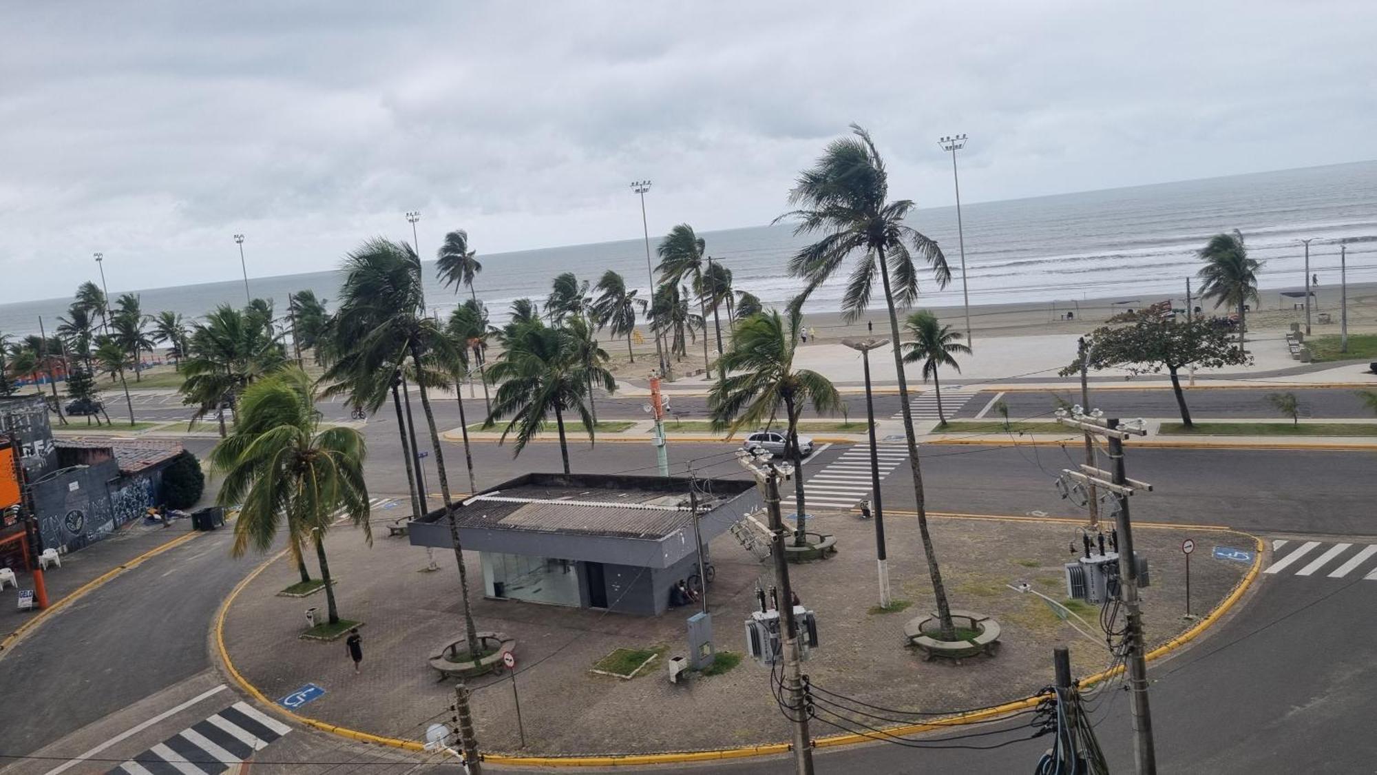 Apto Em Frente Ao Mar - Predio Redondo Peruíbe Eksteriør billede